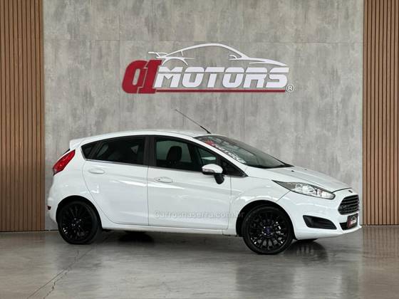 FORD FIESTA 1.6 TITANIUM PLUS HATCH 16V FLEX 4P POWERSHIFT FORD FIESTA 1.6 TITANIUM PLUS HATCH 16V FLEX 4P POWERSHIFT